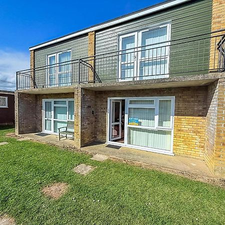 Lovely 4 Berth Chalet To Hire In Hemsby Nearby The Beach Ref 18177B Exteriér fotografie